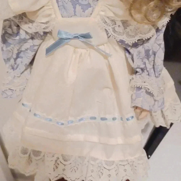 🌹Vintage Geppeddo porcelain doll with hat - Picture 6 of 9